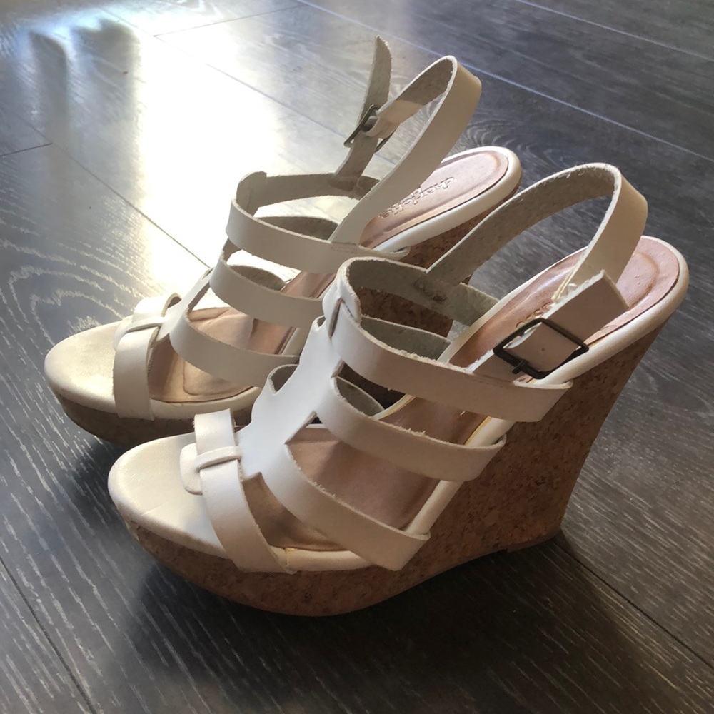 Size 8 White Wedge Heels